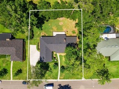 Welcome to this spacious 4-bedroom, 2-bath home located in the on Gainesville Golf and Country Club in Florida - for sale on GolfHomes.com, golf home, golf lot