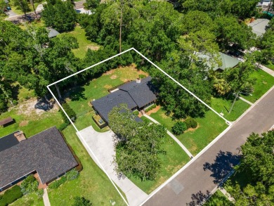 Welcome to this spacious 4-bedroom, 2-bath home located in the on Gainesville Golf and Country Club in Florida - for sale on GolfHomes.com, golf home, golf lot