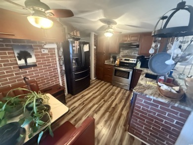 Great 3 bedroom 2 full bath home in Crystal Lakes Community on Prestwick Country Club in South Carolina - for sale on GolfHomes.com, golf home, golf lot