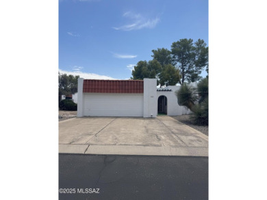 2 Bedroom, 2 Bath townhome with office area in El Dorado cc with on Dorado Country Club in Arizona - for sale on GolfHomes.com, golf home, golf lot