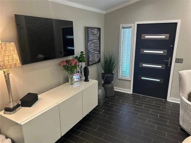 Completely remodeled and move-in ready! Stunning Condo nestled on Pinnacle Country Club in Arkansas - for sale on GolfHomes.com, golf home, golf lot