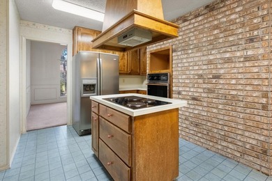 This well-cared-for original-owner home offers a fantastic on WaterChase Golf Club in Texas - for sale on GolfHomes.com, golf home, golf lot