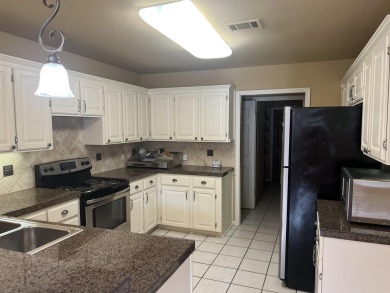 3 Bed, 2 full bath, 3 Car garage in Foxwood Subdivision. Home on Foxwood Golf Club in Arkansas - for sale on GolfHomes.com, golf home, golf lot