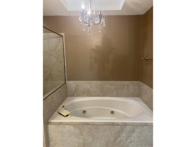 3 Bed, 2 full bath, 3 Car garage in Foxwood Subdivision. Home on Foxwood Golf Club in Arkansas - for sale on GolfHomes.com, golf home, golf lot