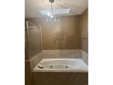 3 Bed, 2 full bath, 3 Car garage in Foxwood Subdivision. Home on Foxwood Golf Club in Arkansas - for sale on GolfHomes.com, golf home, golf lot