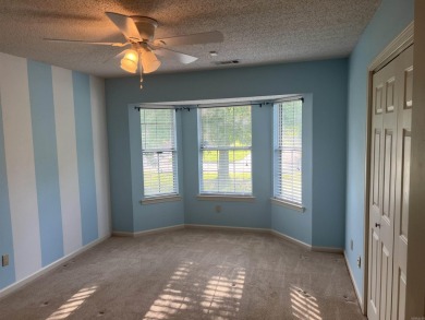 3 Bed, 2 full bath, 3 Car garage in Foxwood Subdivision. Home on Foxwood Golf Club in Arkansas - for sale on GolfHomes.com, golf home, golf lot