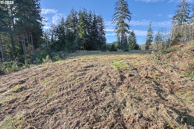 Beautiful 2.60-Acre Golf Course Lot in Ironwood Estates - on  in Oregon - for sale on GolfHomes.com, golf home, golf lot