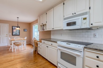 Beautifully maintained single level home in the Oak Knoll Golf on Oak Knoll Golf Course in Oregon - for sale on GolfHomes.com, golf home, golf lot