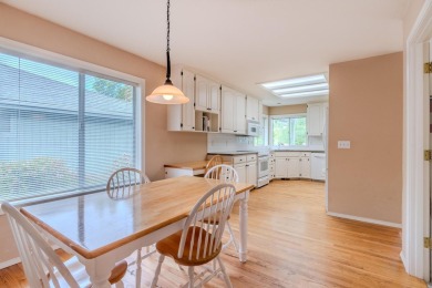 Beautifully maintained single level home in the Oak Knoll Golf on Oak Knoll Golf Course in Oregon - for sale on GolfHomes.com, golf home, golf lot