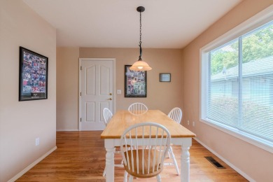 Beautifully maintained single level home in the Oak Knoll Golf on Oak Knoll Golf Course in Oregon - for sale on GolfHomes.com, golf home, golf lot