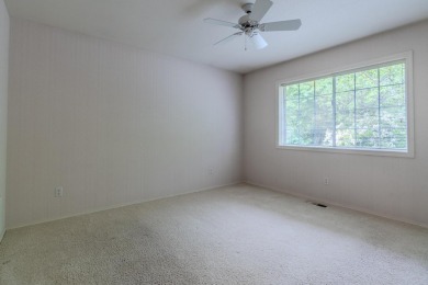Beautifully maintained single level home in the Oak Knoll Golf on Oak Knoll Golf Course in Oregon - for sale on GolfHomes.com, golf home, golf lot