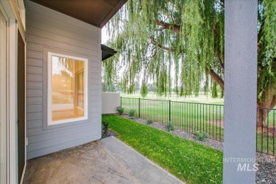 Low maintenance single level townhome on the golf course with on Boise Ranch Golf Course, Inc. in Idaho - for sale on GolfHomes.com, golf home, golf lot