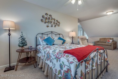 Cool vibe in this bright, open, tastefully appointed 3 BR/3 Bath on Eagle Rock Golf and Ski Resort in Pennsylvania - for sale on GolfHomes.com, golf home, golf lot