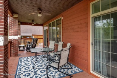 Cool vibe in this bright, open, tastefully appointed 3 BR/3 Bath on Eagle Rock Golf and Ski Resort in Pennsylvania - for sale on GolfHomes.com, golf home, golf lot