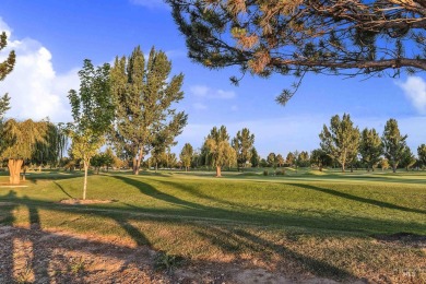 Low maintenance single level townhome on the golf course with on Boise Ranch Golf Course, Inc. in Idaho - for sale on GolfHomes.com, golf home, golf lot