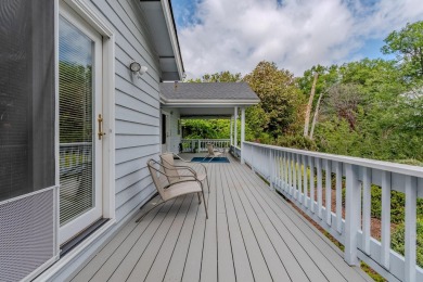 Beautifully maintained single level home in the Oak Knoll Golf on Oak Knoll Golf Course in Oregon - for sale on GolfHomes.com, golf home, golf lot