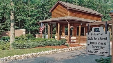 Cool vibe in this bright, open, tastefully appointed 3 BR/3 Bath on Eagle Rock Golf and Ski Resort in Pennsylvania - for sale on GolfHomes.com, golf home, golf lot