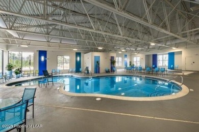 Cool vibe in this bright, open, tastefully appointed 3 BR/3 Bath on Eagle Rock Golf and Ski Resort in Pennsylvania - for sale on GolfHomes.com, golf home, golf lot