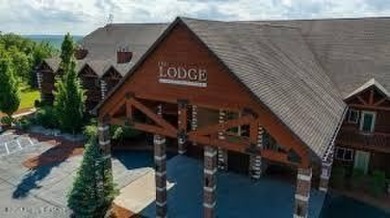 Cool vibe in this bright, open, tastefully appointed 3 BR/3 Bath on Eagle Rock Golf and Ski Resort in Pennsylvania - for sale on GolfHomes.com, golf home, golf lot