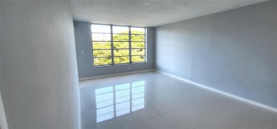 Spacious Remodel VERY BRIGHT Golf and Pool view. NEW A/C on Palm-Aire Country Club and Resort - The Oaks in Florida - for sale on GolfHomes.com, golf home, golf lot