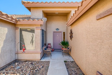 Fantastic Oakmont split floorplan. Kitchen offers white on Quail Creek Country Club  in Arizona - for sale on GolfHomes.com, golf home, golf lot