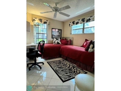 ****  BEAUTIFUL SPACIOUS VILLA OVERLOOKING THE LAKE IN on Gleneagles Golf and Country Club in Florida - for sale on GolfHomes.com, golf home, golf lot