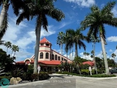 ****  BEAUTIFUL SPACIOUS VILLA OVERLOOKING THE LAKE IN on Gleneagles Golf and Country Club in Florida - for sale on GolfHomes.com, golf home, golf lot