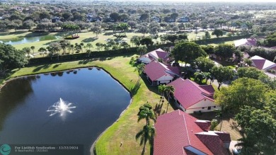****  BEAUTIFUL SPACIOUS VILLA OVERLOOKING THE LAKE IN on Gleneagles Golf and Country Club in Florida - for sale on GolfHomes.com, golf home, golf lot