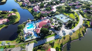****  BEAUTIFUL SPACIOUS VILLA OVERLOOKING THE LAKE IN on Gleneagles Golf and Country Club in Florida - for sale on GolfHomes.com, golf home, golf lot