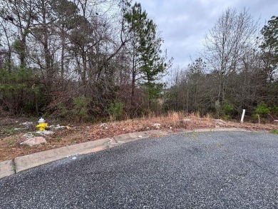 A large 1.24-acre wooded cul-de-sec lot in Oakview Subdivision on Oakview Golf and Country Club in Georgia - for sale on GolfHomes.com, golf home, golf lot