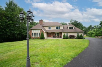 This Well Maintained 9 Room Colonial boosts over 3700 Sq Ft and on Crestbrook Park Golf Course in Connecticut - for sale on GolfHomes.com, golf home, golf lot