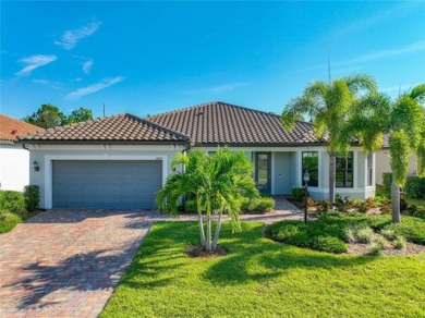 THIS 3 BED / 2.5 BATH / 2.5 CAR GARAGE / POOL HOME NESTLED ON A on Ritz-Carlton Members Golf Club in Florida - for sale on GolfHomes.com, golf home, golf lot