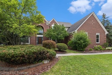 Move-in ready with immediate occupancy! This beautiful colonial on Pheasant Run Golf Club in Michigan - for sale on GolfHomes.com, golf home, golf lot