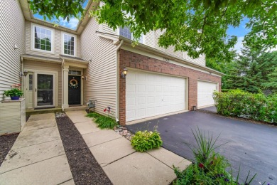 Beautiful two story town home with 2 spacious bedrooms, 2.5 on Broken Arrow Golf Club in Illinois - for sale on GolfHomes.com, golf home, golf lot