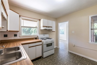 Under contract-accepting backup offers. Charming Home in on River Hills Country Club in Florida - for sale on GolfHomes.com, golf home, golf lot