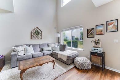 Beautiful two story town home with 2 spacious bedrooms, 2.5 on Broken Arrow Golf Club in Illinois - for sale on GolfHomes.com, golf home, golf lot