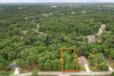 Build your dream home on this LEVEL Bella Vista lot with a on Bella Vista Country Club - Scottsdale in Arkansas - for sale on GolfHomes.com, golf home, golf lot