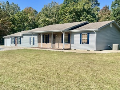 A Quiet Blending of lovely colors and gleaming hardwood and on Eagle Trace Golf Course in Kentucky - for sale on GolfHomes.com, golf home, golf lot