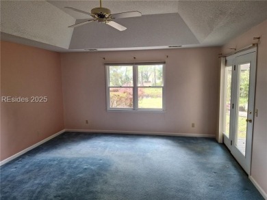 Come see this Callawassie Island Club Cottage, perfect for a on Callawassie Island Club in South Carolina - for sale on GolfHomes.com, golf home, golf lot