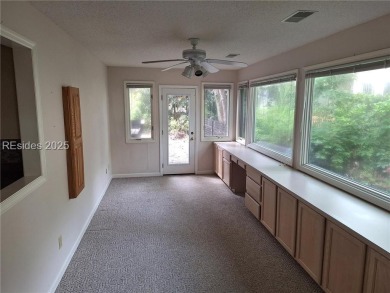 Come see this Callawassie Island Club Cottage, perfect for a on Callawassie Island Club in South Carolina - for sale on GolfHomes.com, golf home, golf lot
