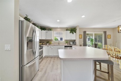 !! Turn-Key in The Villages - No Bond !! Welcome to your MOVE-IN on Glenview Championship Golf and Country Club in Florida - for sale on GolfHomes.com, golf home, golf lot
