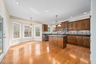 Private Cul-de-Sac Retreat in Fairfield Glade | Golf, Lakes on Heatherhurst Golf Course in Tennessee - for sale on GolfHomes.com, golf home, golf lot