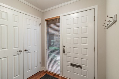 Beautifully updated Manors townhome. This rarely available on Bob-O-Link Golf Club in Illinois - for sale on GolfHomes.com, golf home, golf lot