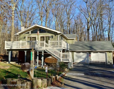 GOLF COMMUNITY - REMODELED & MOVE-IN READY! This spacious home on Pocono Farms Country Club in Pennsylvania - for sale on GolfHomes.com, golf home, golf lot