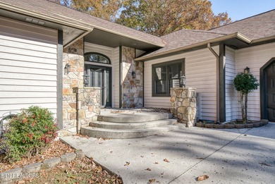 Beautifully Updated Home with views of Druid Hills golf course on Druid Hills Golf Club in Tennessee - for sale on GolfHomes.com, golf home, golf lot