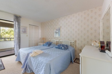 WELCOME to this CHARMING 2 bedroom, 2 bath condo END unit in the on IMG Academies Golf and Country Club in Florida - for sale on GolfHomes.com, golf home, golf lot