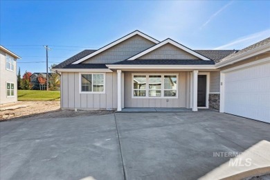 Welcome to this stunning new construction home with modern on Hunters Point Golf Club in Idaho - for sale on GolfHomes.com, golf home, golf lot