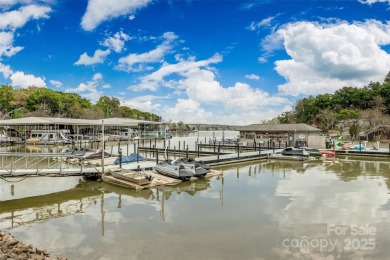 LIKE BRAND NEW TOWNHOME IN RIVER HILLS LAKEFRONT COMMUNITY WITH on River Hills Country Club in South Carolina - for sale on GolfHomes.com, golf home, golf lot
