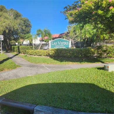 Large corner unit, fully updated and Move-in Ready in the on Inverrary Country Club in Florida - for sale on GolfHomes.com, golf home, golf lot