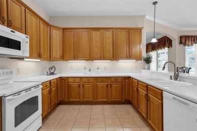 Downsize Without Downsizing! POOL HOME in Sunny Florida! This on Plantation Golf Club in Florida - for sale on GolfHomes.com, golf home, golf lot
